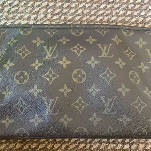 Louis Vuitton 28 Trousse